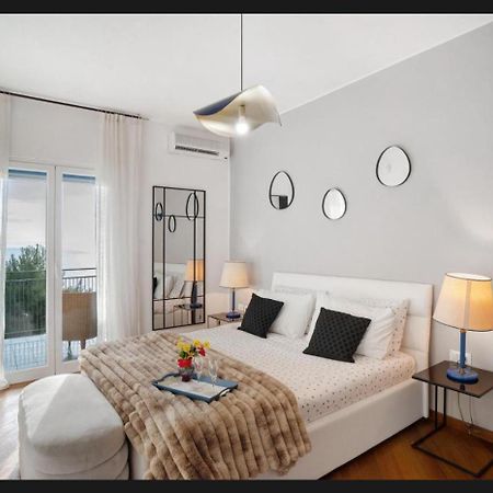 Mamariviera Home Holidays Sanremo - Casa Vista Mare Con Piscina Extérieur photo