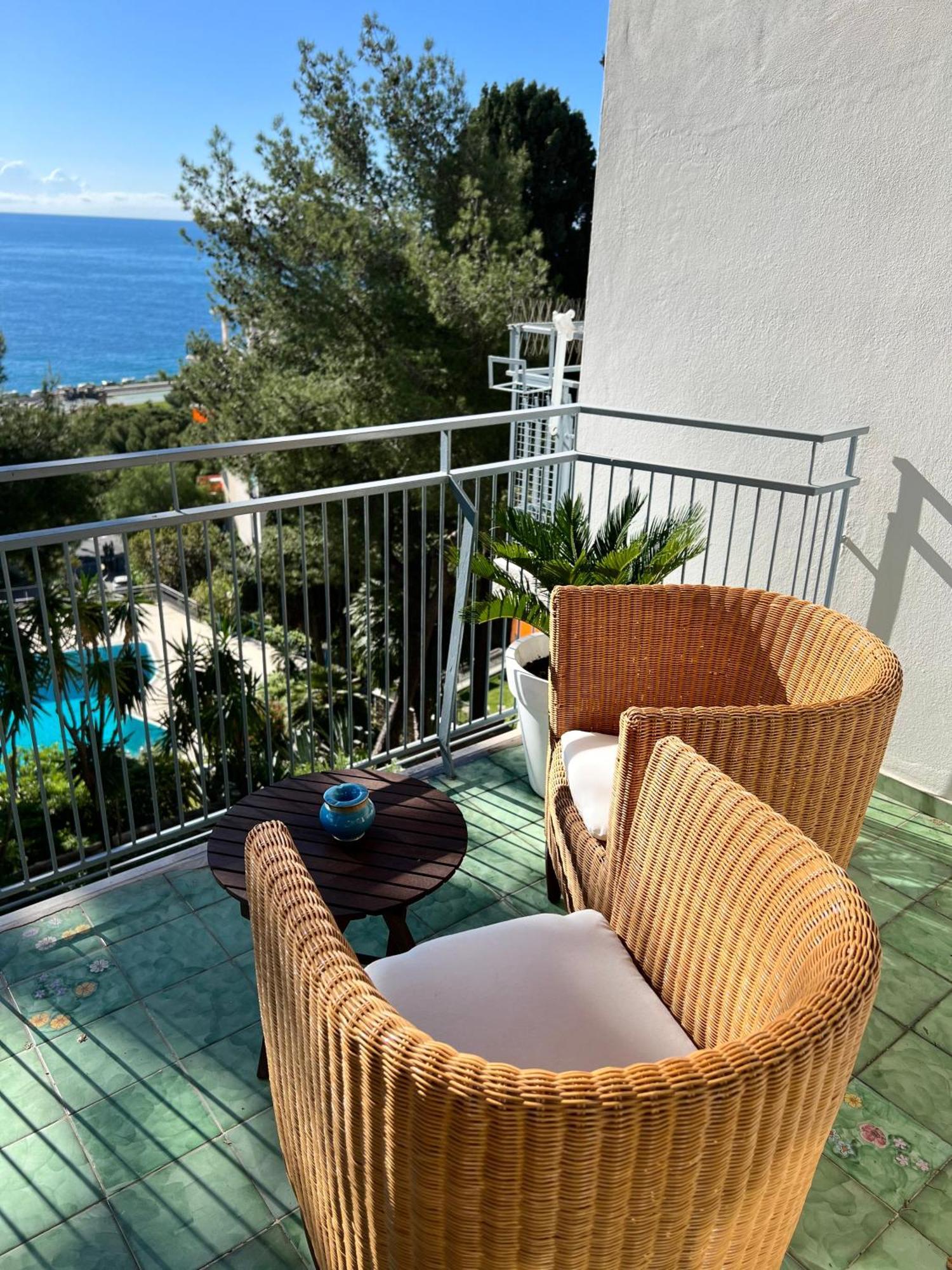 Mamariviera Home Holidays Sanremo - Casa Vista Mare Con Piscina Extérieur photo